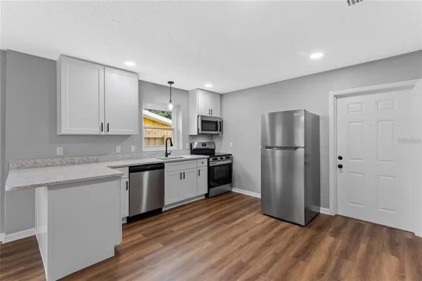 $1,900 | 2441 South Mills Avenue, Orlando, FL 32806