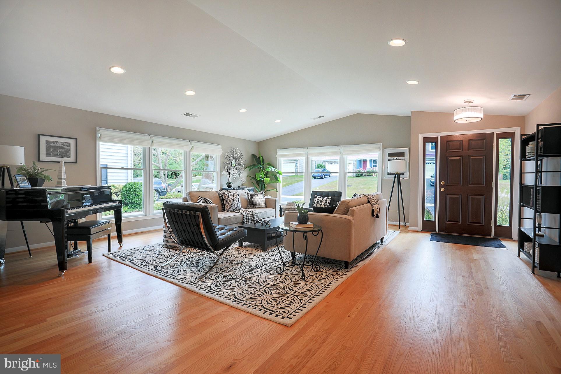 2219 Clark Place Silver Spring, MD 20902 - Photo 4 of 72 ENTER INTO THIS OPEN VAULTED DRAMATIC SPACE