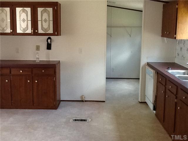 826 Woodsdale Road Roxboro, NC 27574 - Photo 5 of 6
