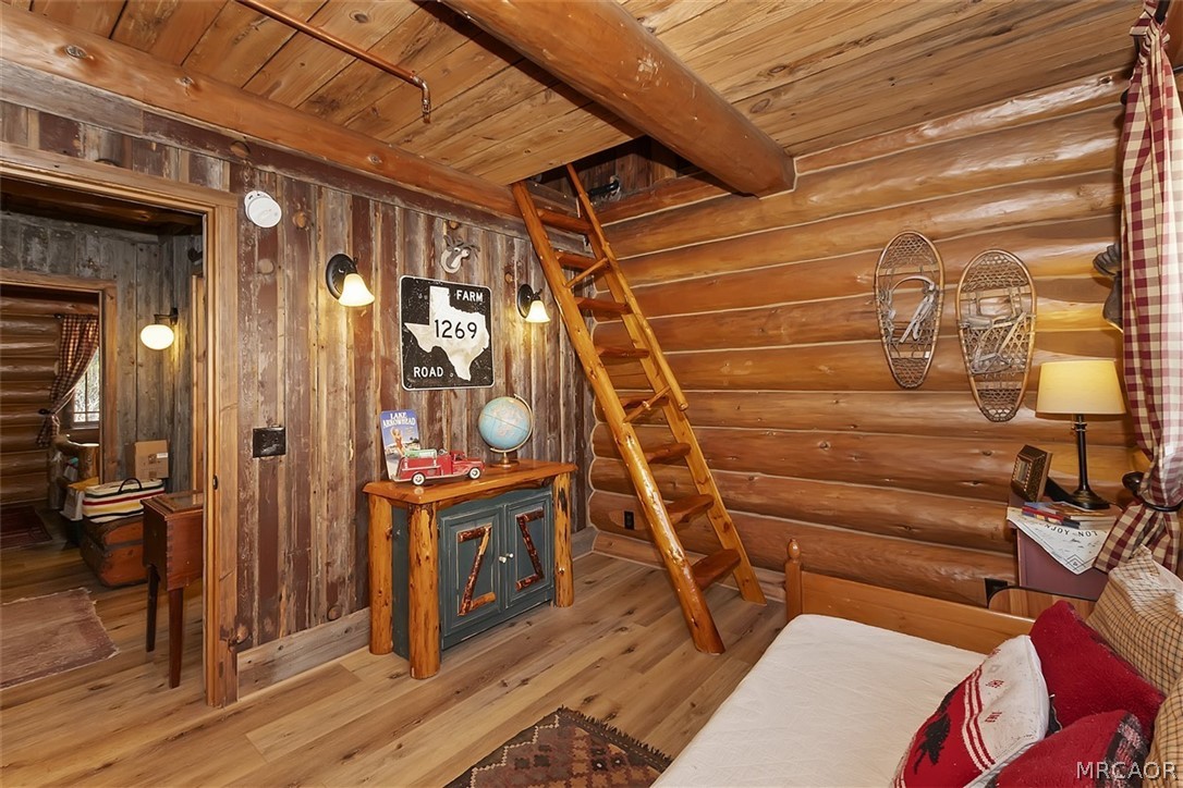 29632 Hook Creek Road Cedar Glen, CA 92321 - Photo 23 of 43 a view of a walk in closet