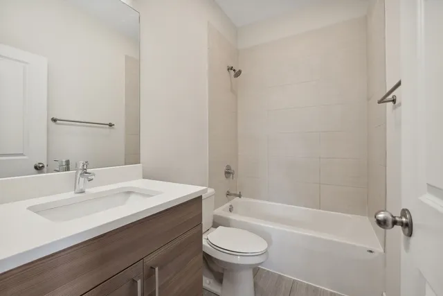 $3,700 | 1952 West Erie Street, Unit 3W, Chicago, IL 60622