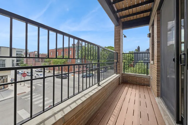 $3,700 | 1952 West Erie Street, Unit 3W, Chicago, IL 60622