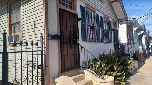 $1,150 | 1605 North Prieur Street, New Orleans, LA 70116