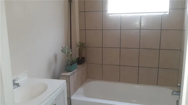 $1,150 | 1605 North Prieur Street, New Orleans, LA 70116