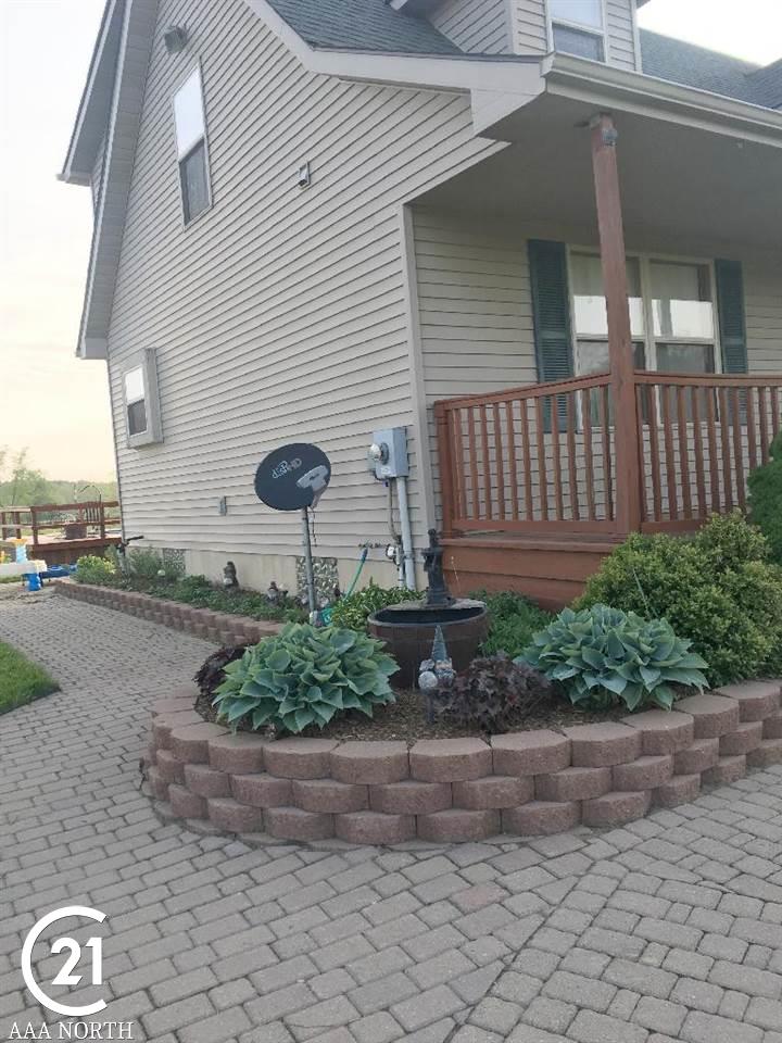 15724 Donald Road Capac, MI 48014 - Photo 5 of 48 beautiful landscaping