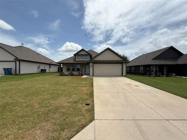 $1,999 | 305 Sunnyside Street, Trenton, TX 75490