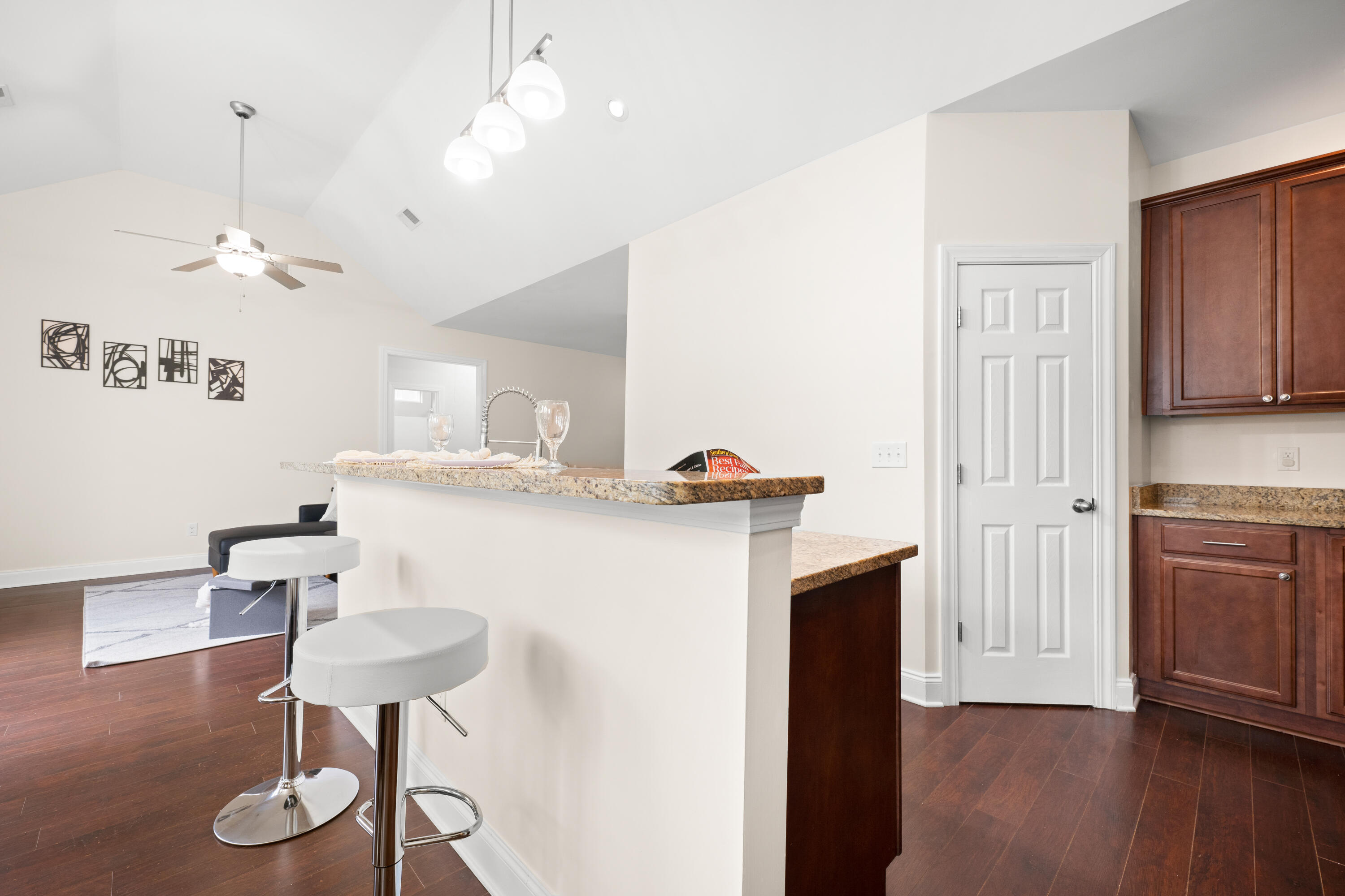5037 Govan Road Hollywood, SC 29449 - Photo 10 of 27 Kitchen
