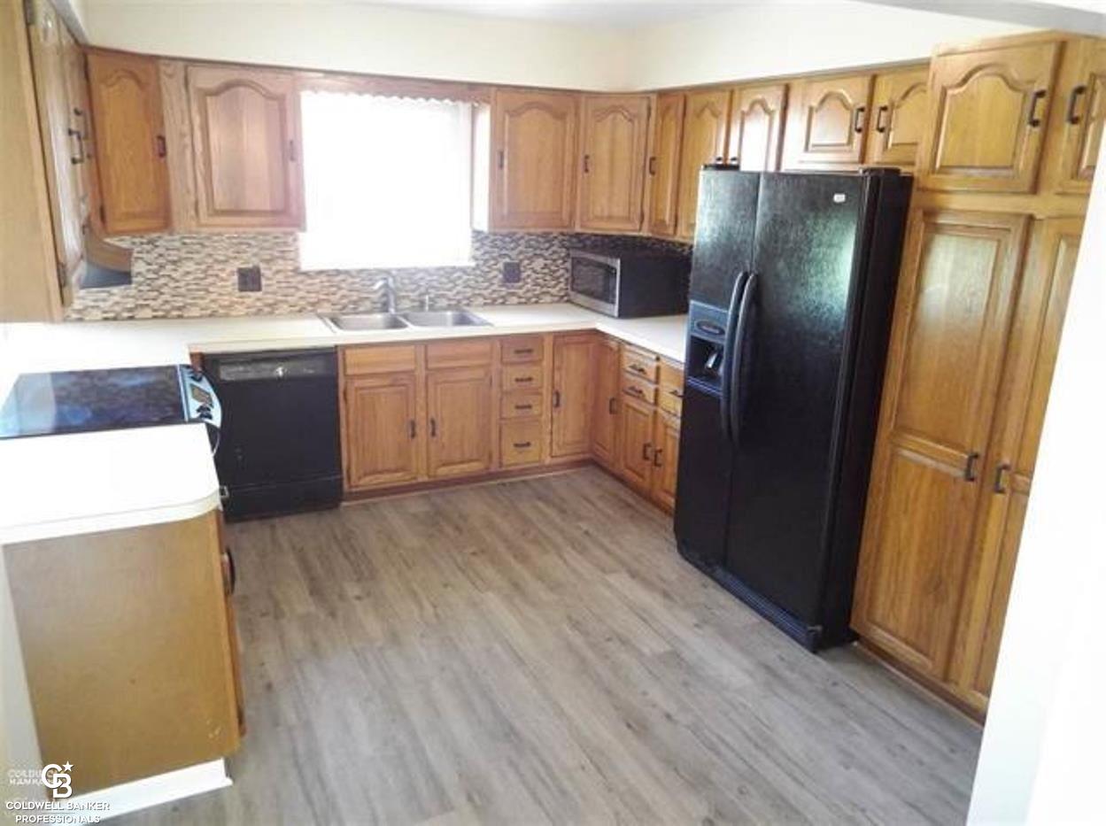 48140 Fuller Road New Baltimore, MI 48051 - Photo 5 of 22 50032451-4.JPG