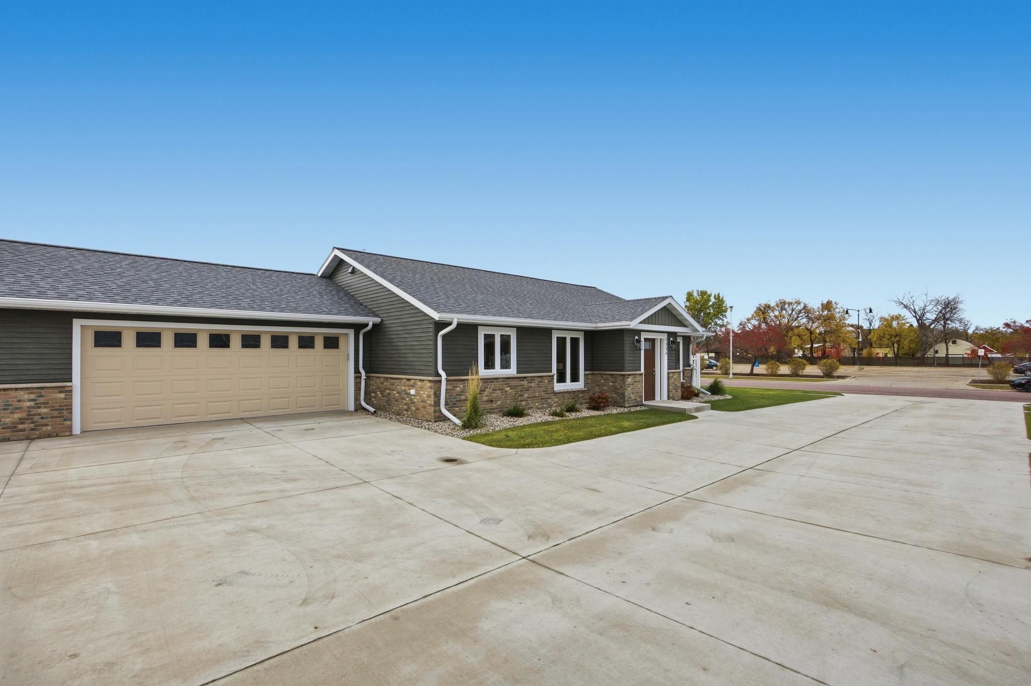 2338 30th Avenue South Fargo, ND 58103 - Photo 3 of 24