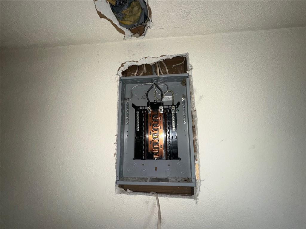 702 Whitney Avenue Pittsburgh, PA 15221 - Photo 29 of 39 a view of a entryway