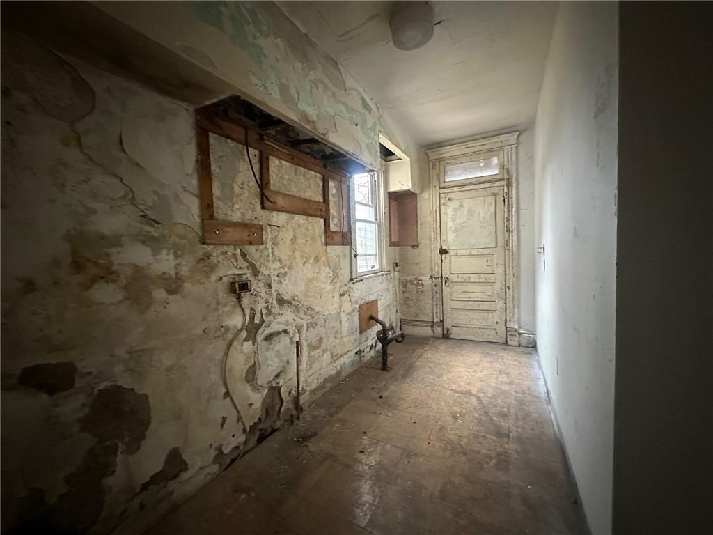 702 Whitney Avenue Pittsburgh, PA 15221 - Photo 9 of 39 a bathroom with shower
