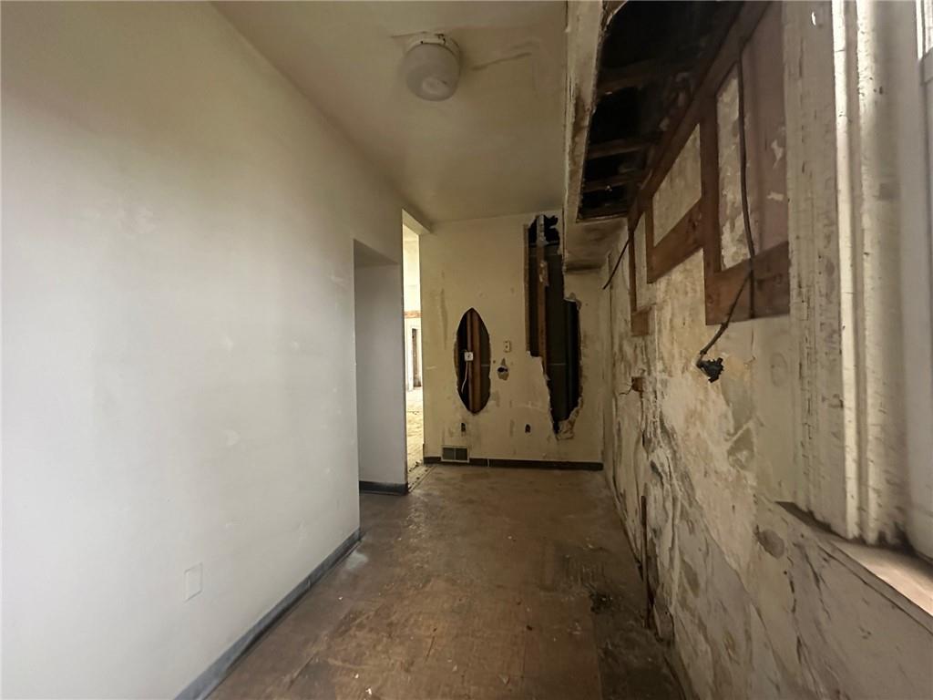 702 Whitney Avenue Pittsburgh, PA 15221 - Photo 10 of 39