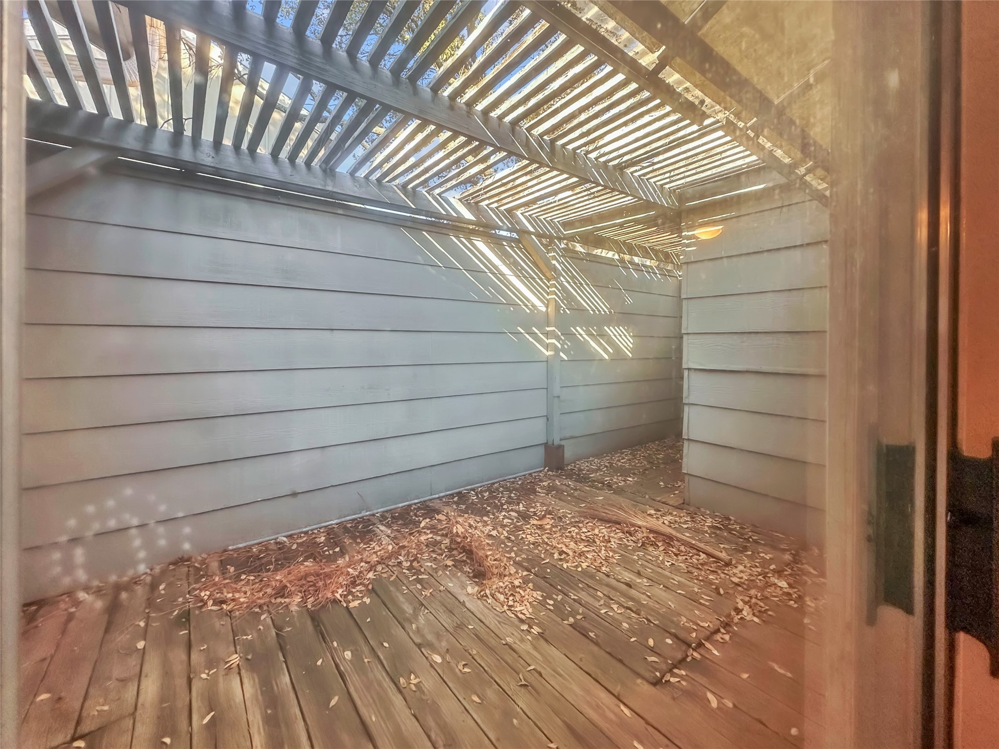 7059 Greenway Chase Street Houston, TX 77072 - Photo 13 of 19 patio