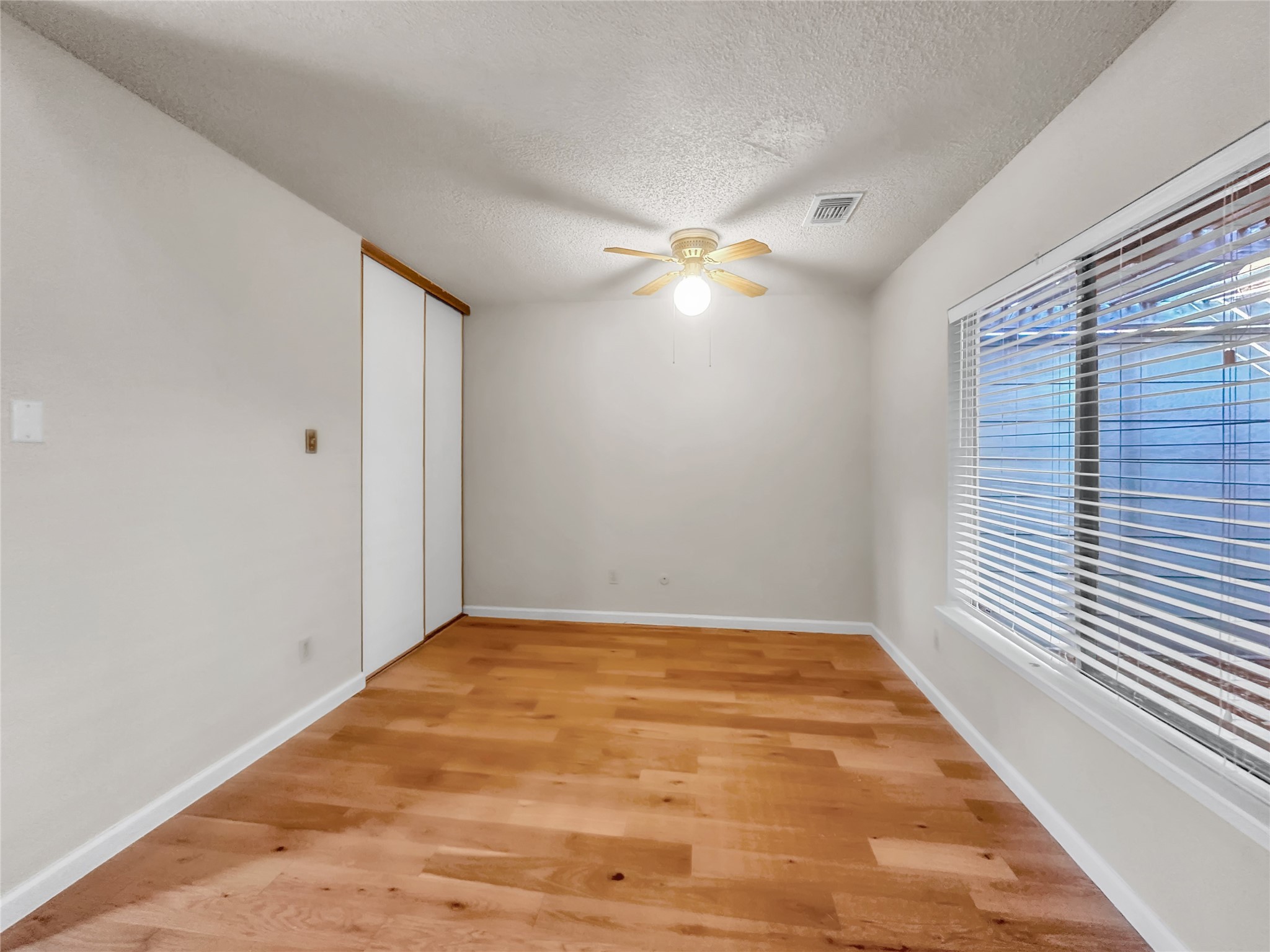 7059 Greenway Chase Street Houston, TX 77072 - Photo 15 of 19