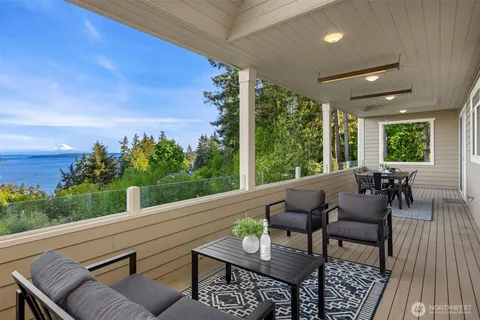 a outdoor view with a sitting space