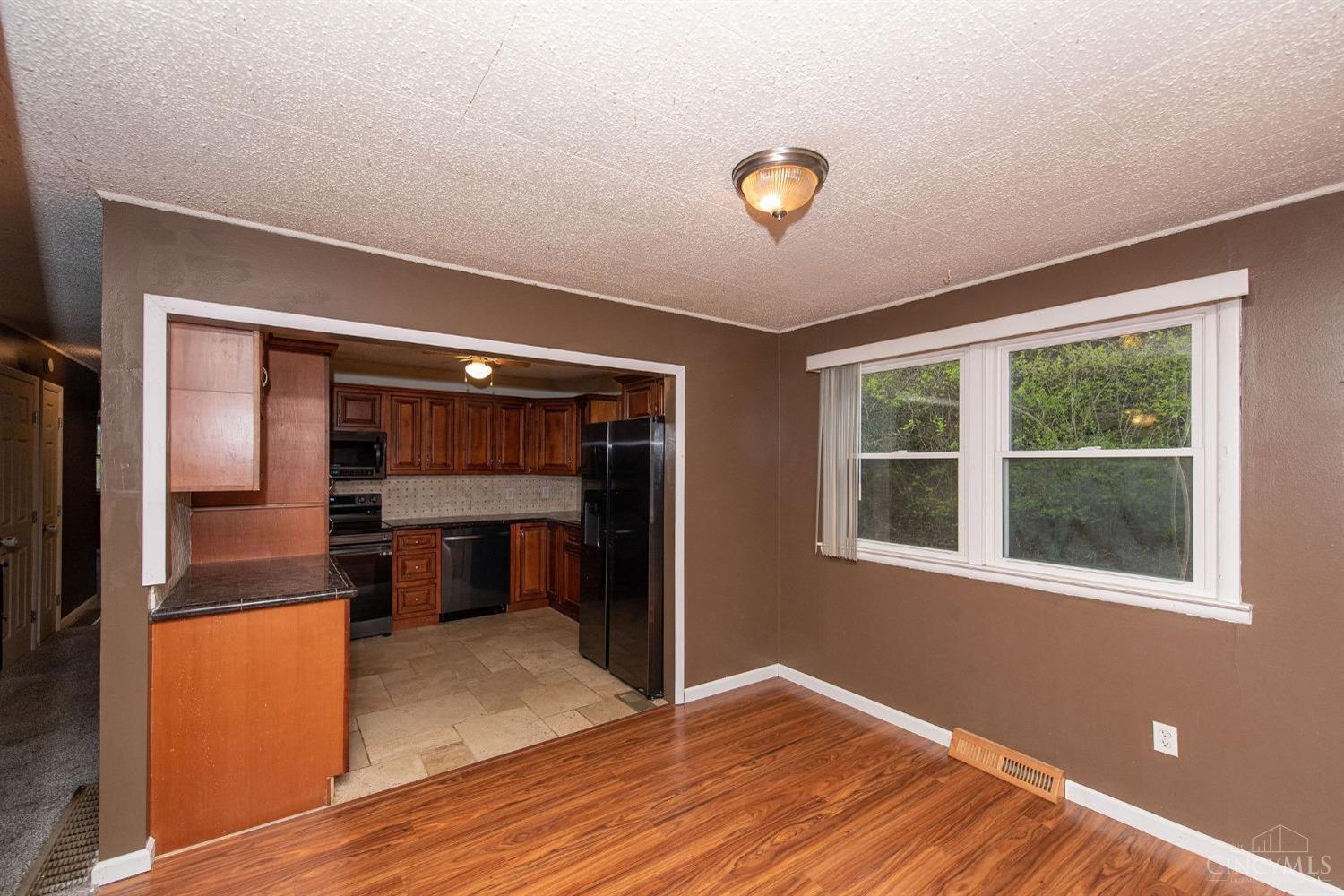 6870 Mullen Road Cincinnati, OH 45247 - Photo 11 of 46