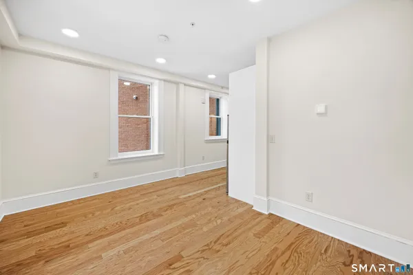 $1,400 | 1355 Main Street, Unit 405, Hartford, CT 06103