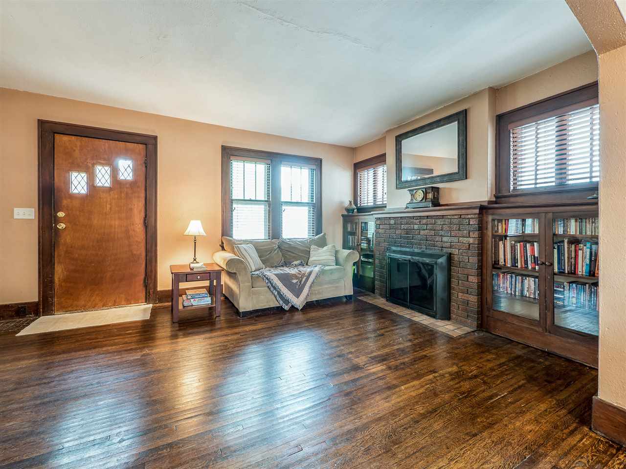 2401 Oakridge Road Fort Wayne, IN 46805 - Photo 3 of 33 Gallery Image 3