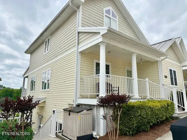 $427,000 | 179 West Deer Village Lane, Unit B, La Follette, TN 37766