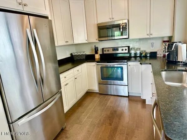$427,000 | 179 West Deer Village Lane, Unit B, La Follette, TN 37766