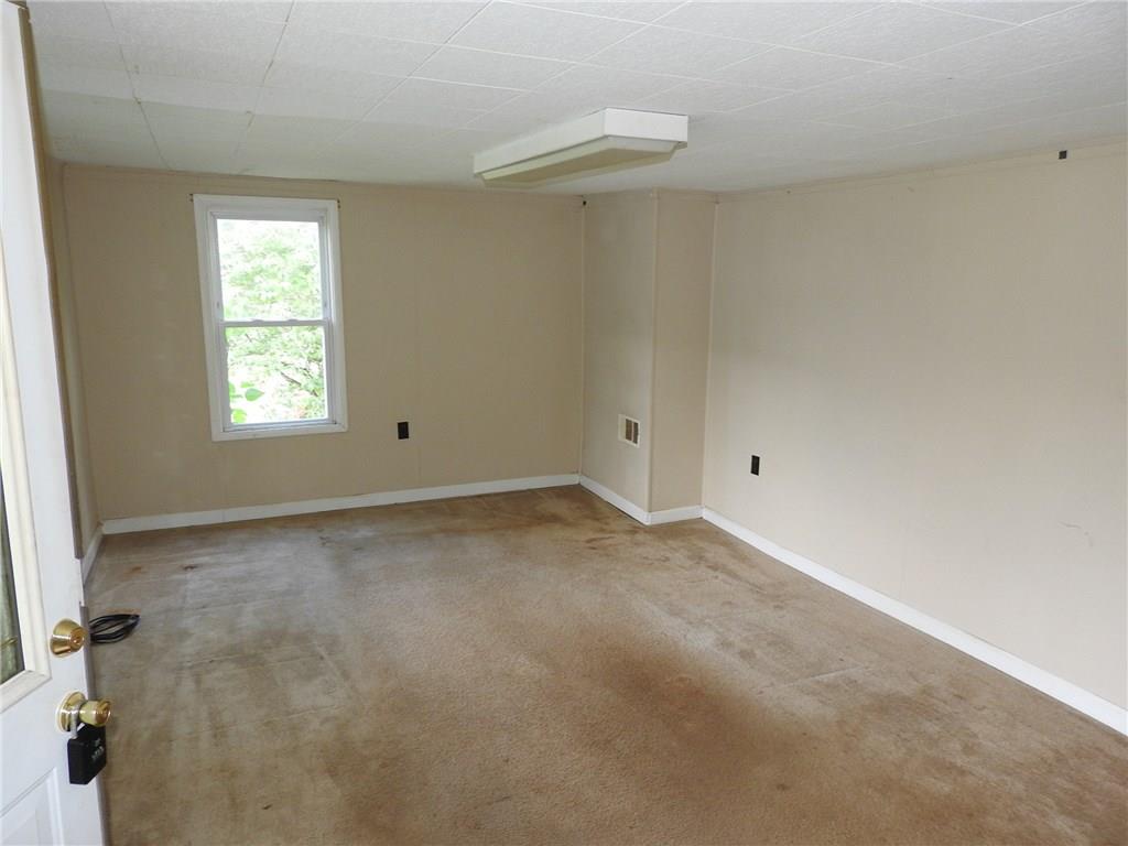 101 Crowe Road Renfrew, PA 16053 - Photo 3 of 13