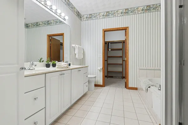$306,000 | 109 Brighton Park, Battle Creek, MI 49015