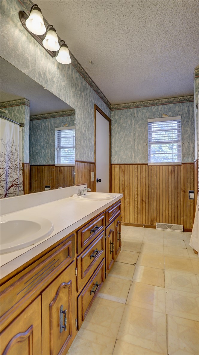 3638 Plover Drive Decatur, IL 62526 - Photo 13 of 28 Gallery Image 13