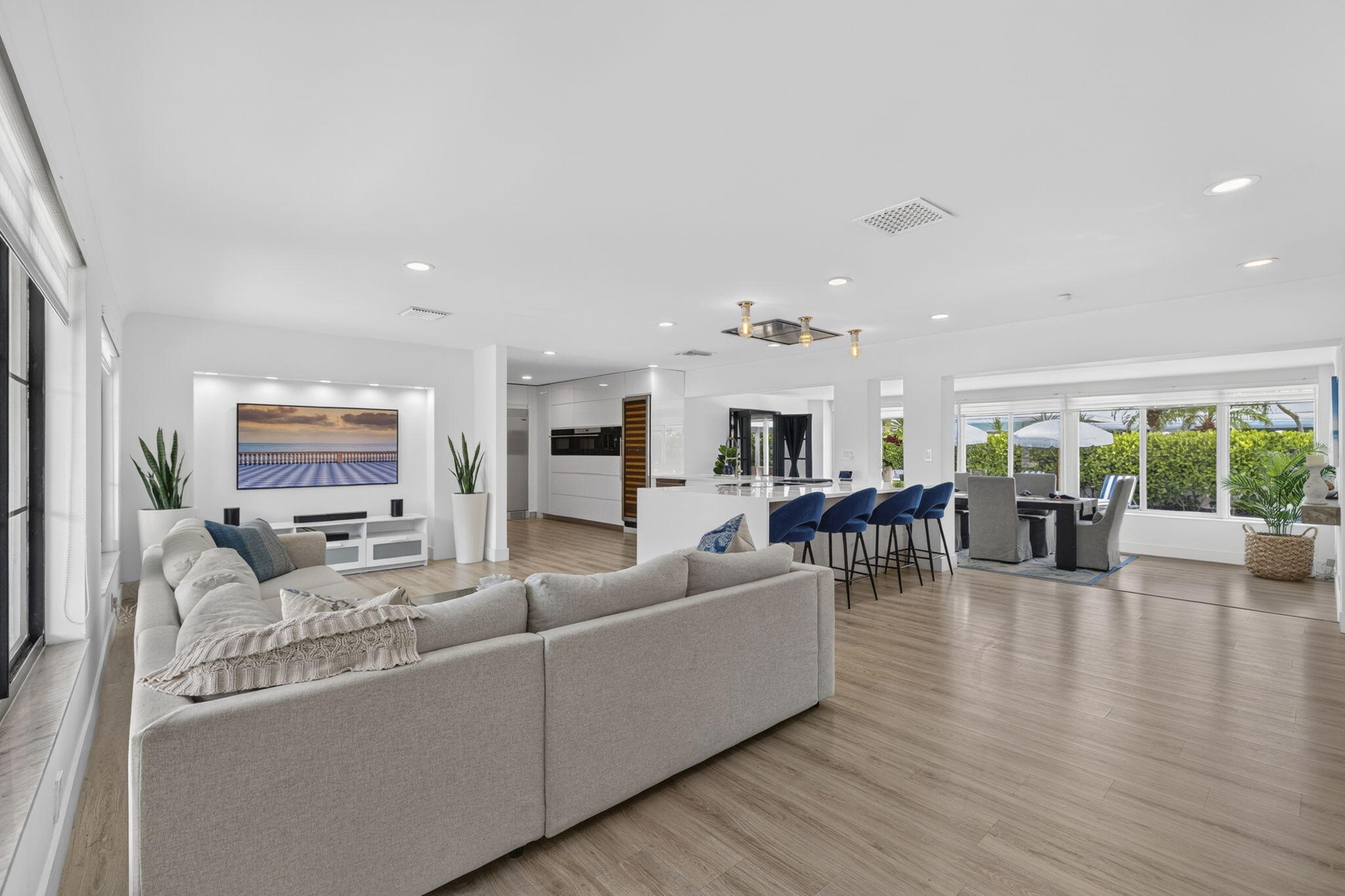 2917 Northeast 35th Court Lighthouse Point, FL 33064 - Photo 6 of 41 Open Concept