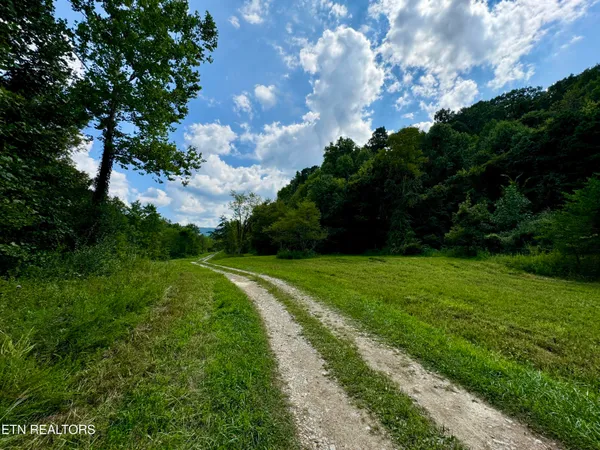 $32,000,000 | 207 Lick Fork Lane, Pioneer, TN 37847
