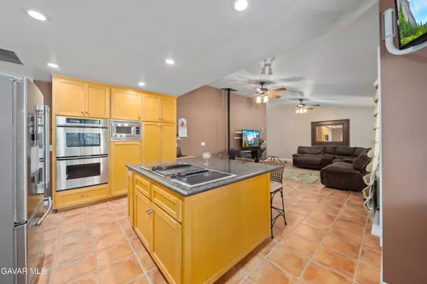 $774,900 | 40208 98th Street West, Leona Valley, CA 93551