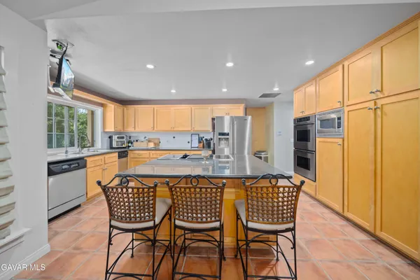 $774,900 | 40208 98th Street West, Leona Valley, CA 93551