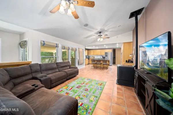 $774,900 | 40208 98th Street West, Leona Valley, CA 93551