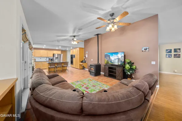 $774,900 | 40208 98th Street West, Leona Valley, CA 93551