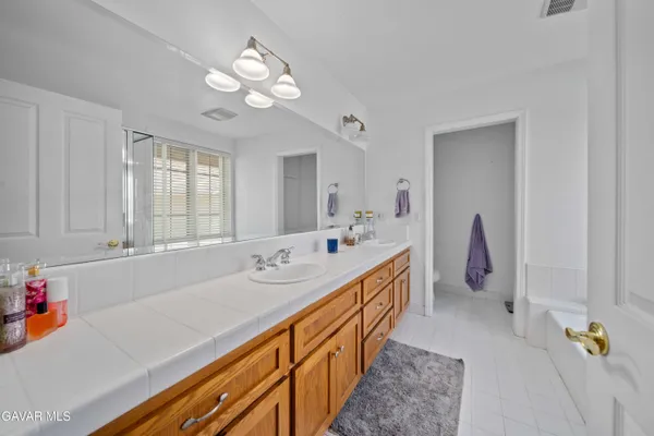 $774,900 | 40208 98th Street West, Leona Valley, CA 93551