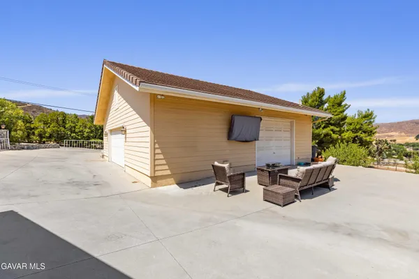 $774,900 | 40208 98th Street West, Leona Valley, CA 93551