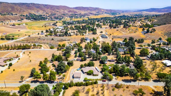 $774,900 | 40208 98th Street West, Leona Valley, CA 93551