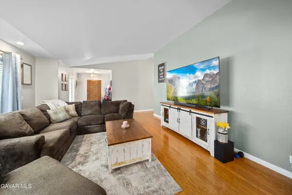 $774,900 | 40208 98th Street West, Leona Valley, CA 93551