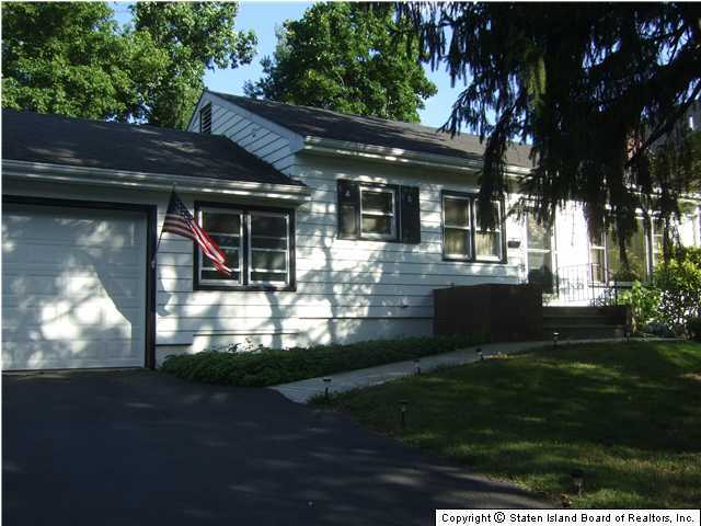 104 Dent Road Staten Island, NY 10308 - Photo 1 of 12 Primary Photo