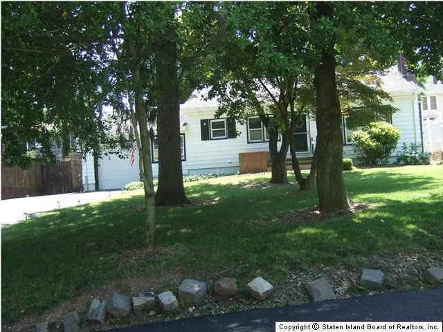 104 Dent Road Staten Island, NY 10308 - Photo 3 of 12 Additional Photo