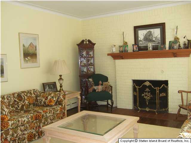 104 Dent Road Staten Island, NY 10308 - Photo 5 of 12 Additional Photo