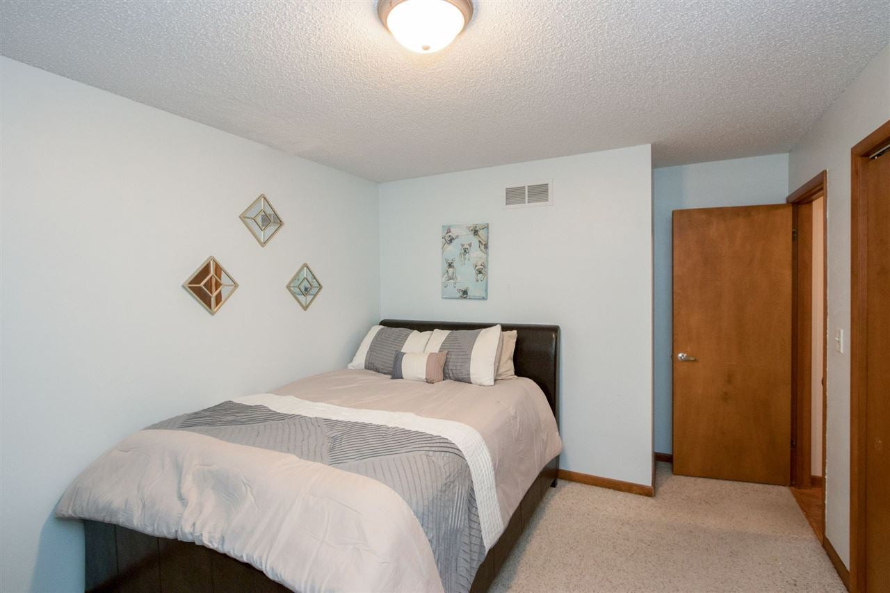 611 Pine Ridge Road Coralville, IA 52241 - Photo 17 of 25 Gallery Image 17