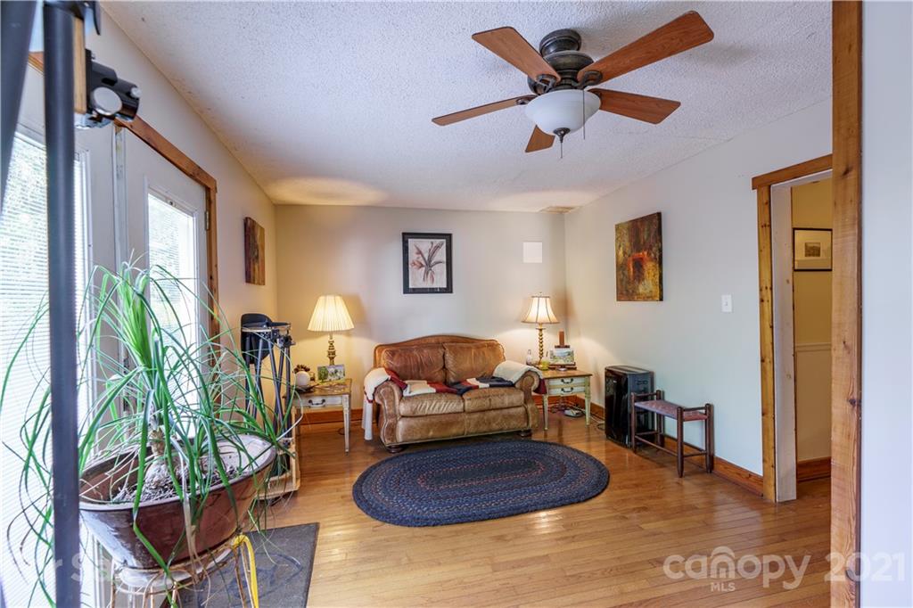 208 Old Fort Road, Unit 1 Fairview, NC 28730 - Photo 8 of 22 Gallery Image 8