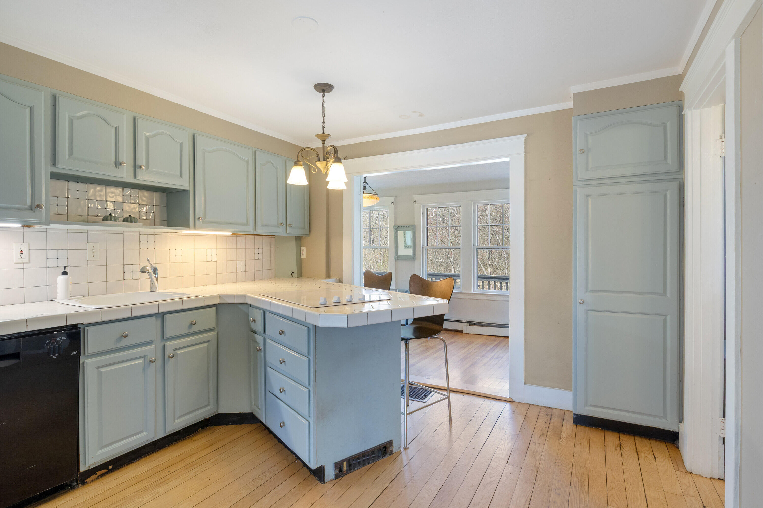 396 Ocean Avenue Portland, ME 04103 - Photo 10 of 30 11_396_Ocean_Ave_033