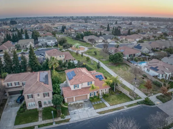 $789,800 | 3202 Everglade Avenue, Clovis, CA 93619