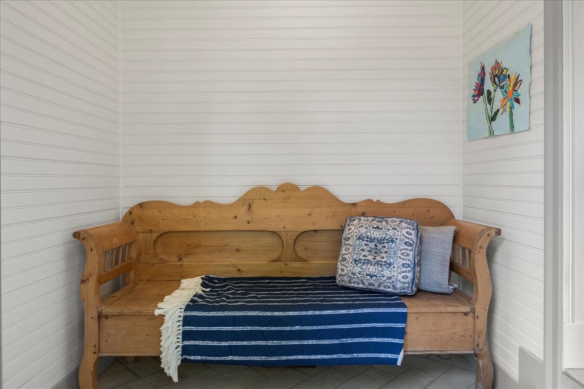 32 Maple Avenue Atherton, CA 94027 - Photo 23 of 52 a view of entryway