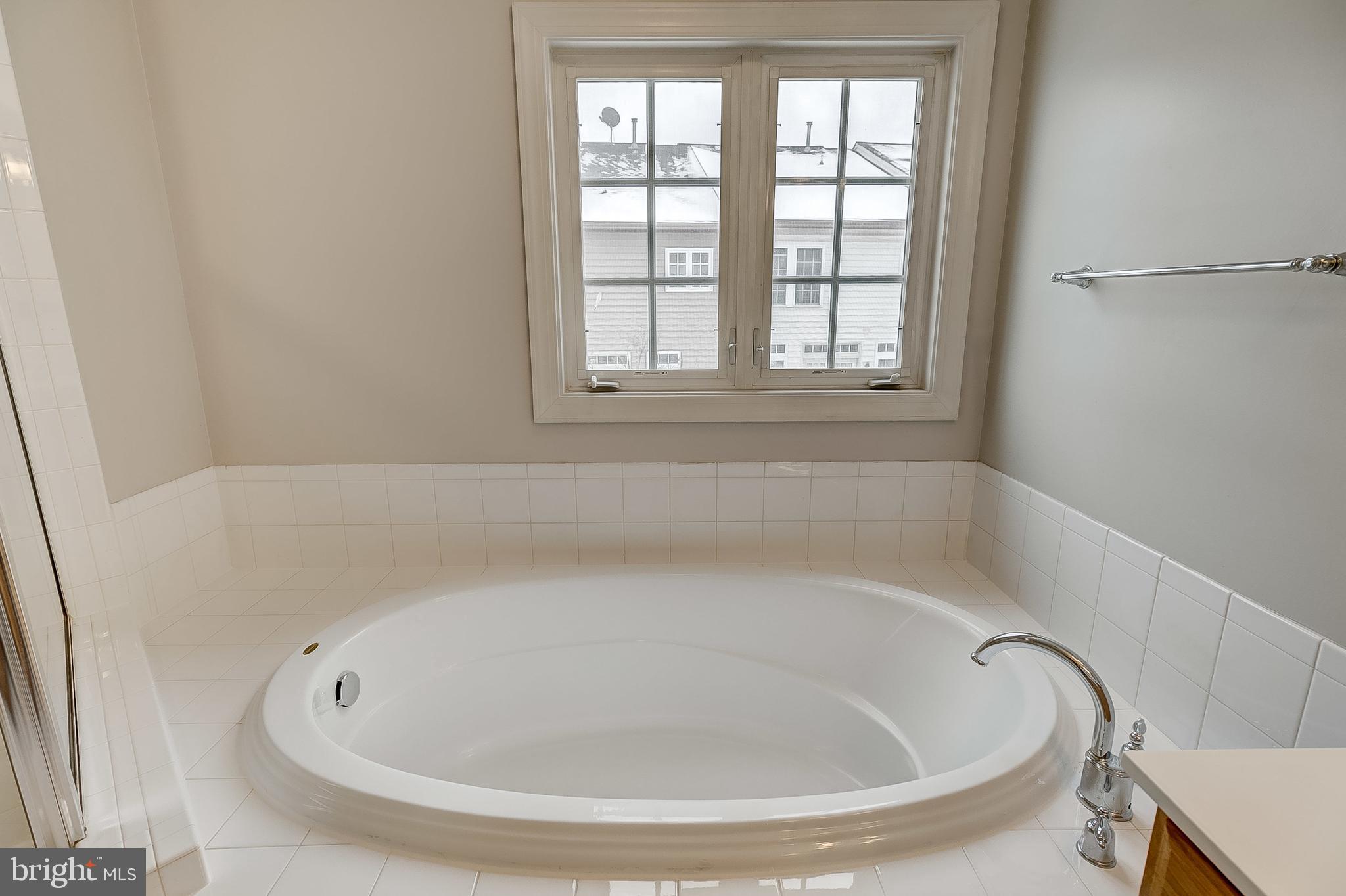 1514 Rutland Way Hanover, MD 21076 - Photo 25 of 39 Primary Bath