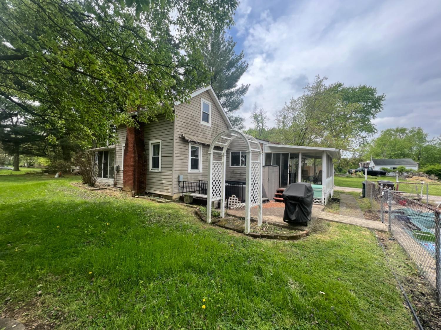 558 Fleming Road Cincinnati, OH 45231 - Photo 8 of 24
