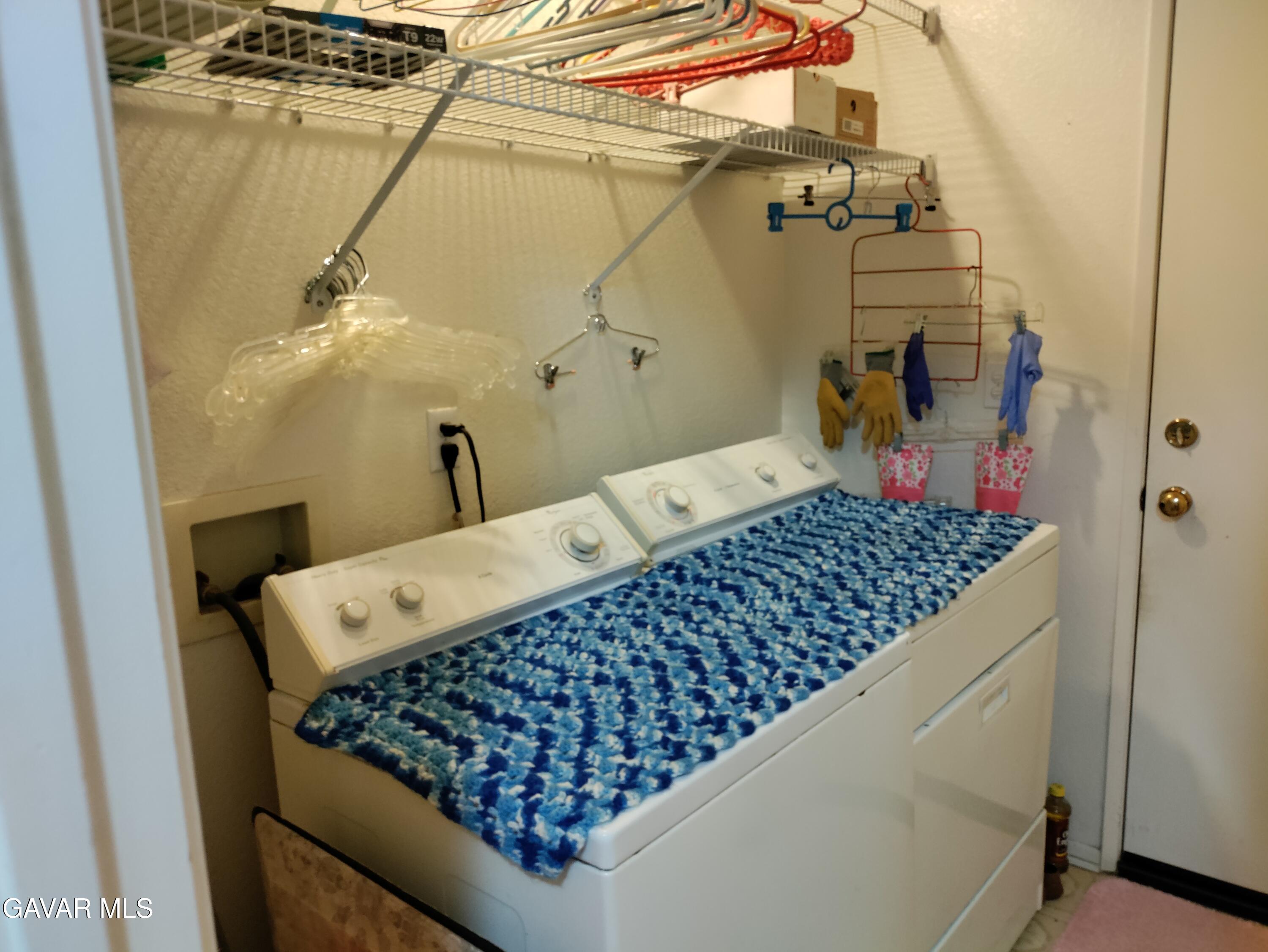 37759 67th Street East Palmdale, CA 93552 - Photo 9 of 27 a picture of a room