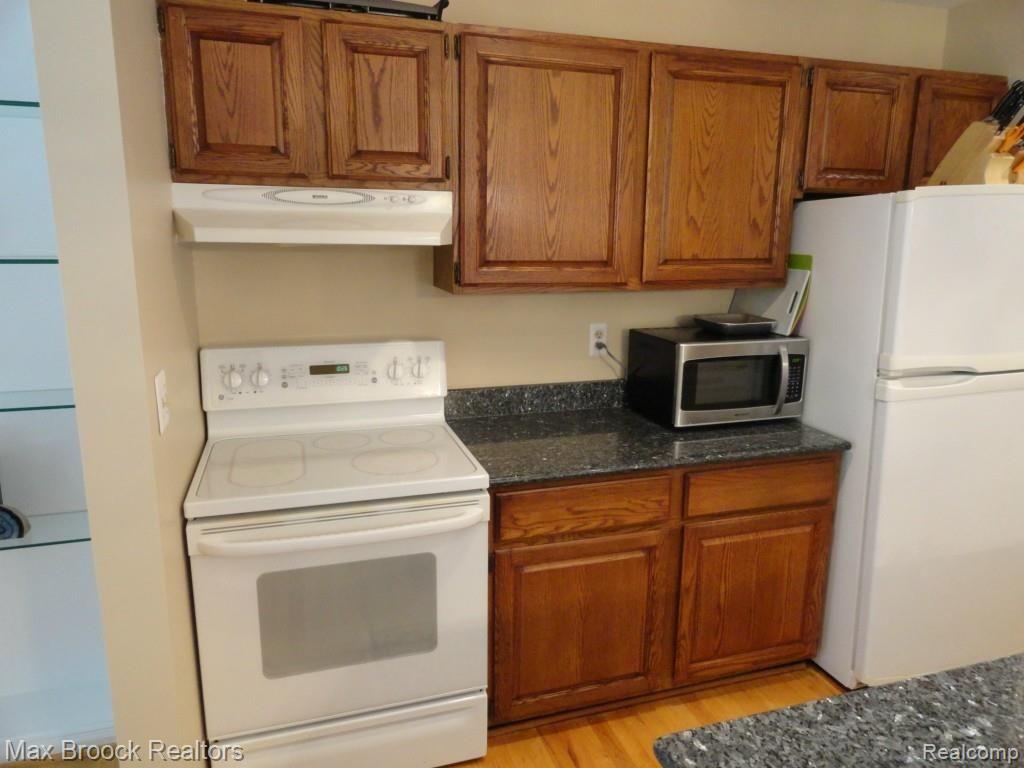 2071 North Fairview Lane Rochester Hills, MI 48306 - Photo 16 of 40