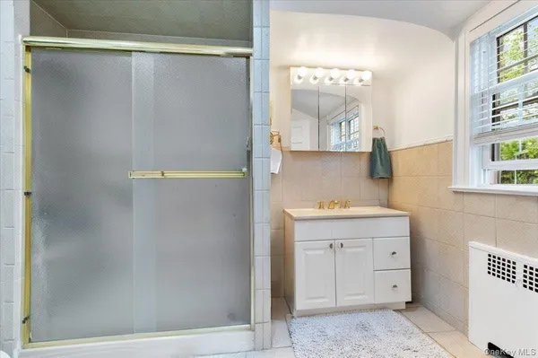 $1,699,000 | 421 Broadway, Lawrence, NY 11559